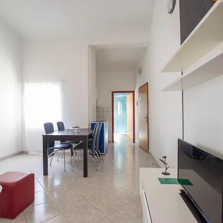 Cozy Apartment With Breakfast On Request 1 Pula Exterior photo