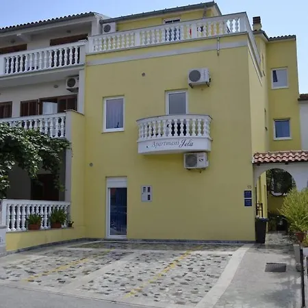 Cozy Apartment With Breakfast On Request 1 Pula Exterior photo