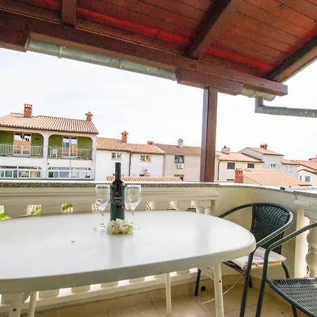 Cozy Apartment With Breakfast On Request 1 Pula Exterior photo