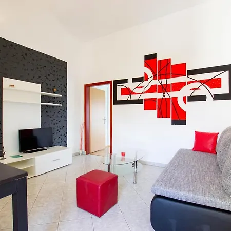 Cozy Apartment With Breakfast On Request 1 Pula Exterior photo