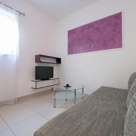 Cozy Apartment With Breakfast On Request 1 Pula Exterior photo