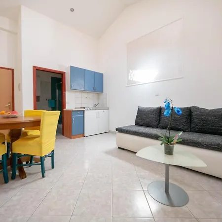 Cozy Apartment With Breakfast On Request 1 Pula Exterior photo