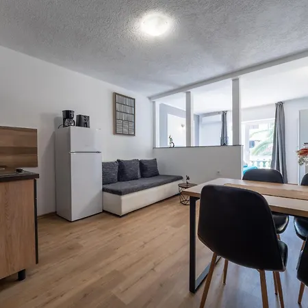 Cozy Apartment With Breakfast On Request 1 Pula Exterior photo
