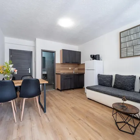 Cozy Apartment With Breakfast On Request 1 Pula Exterior photo