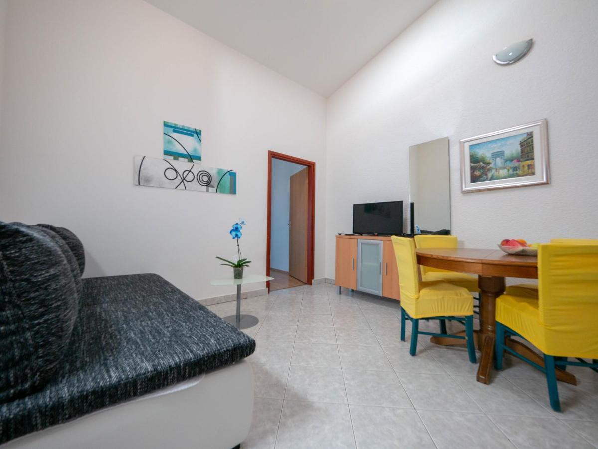Cozy With Breakfast On Request 1 Apartment